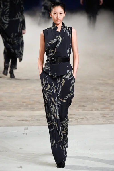 Look 12